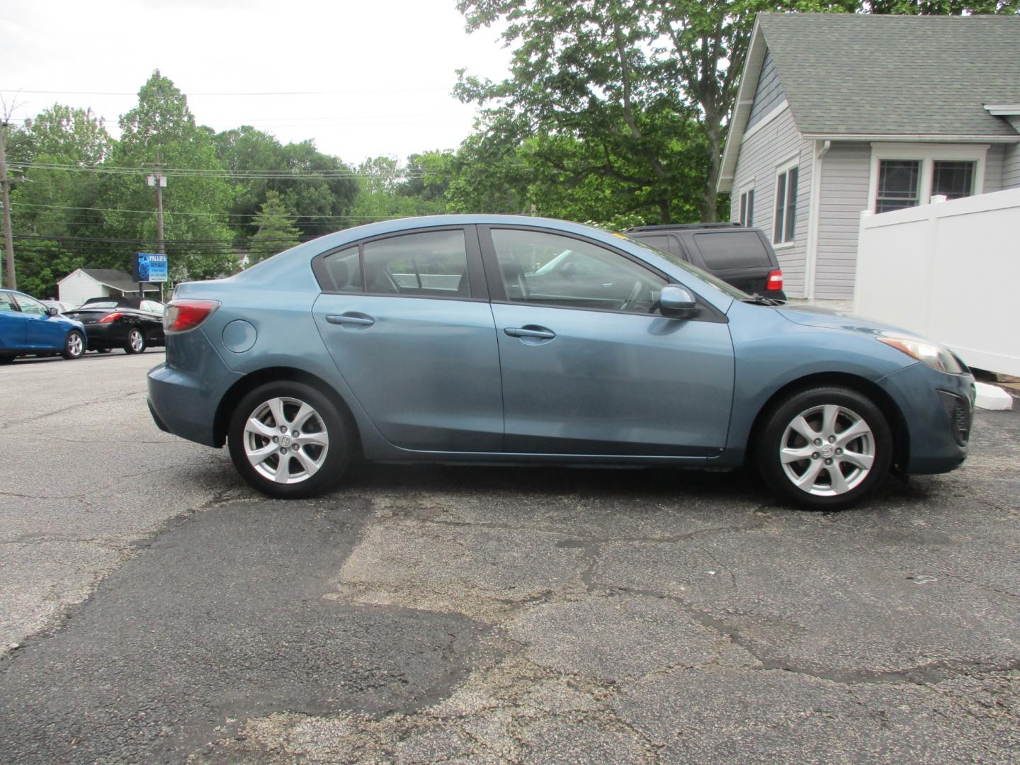 2011 BLUE Mazda MAZDA3 i Touring 4-Door (JM1BL1VF9B1) with an 2.0L L4 DOHC 16V engine, located at 540a Delsea Drive, Sewell, NJ, 08080, (856) 589-6888, 39.752560, -75.111206 - Photo#8